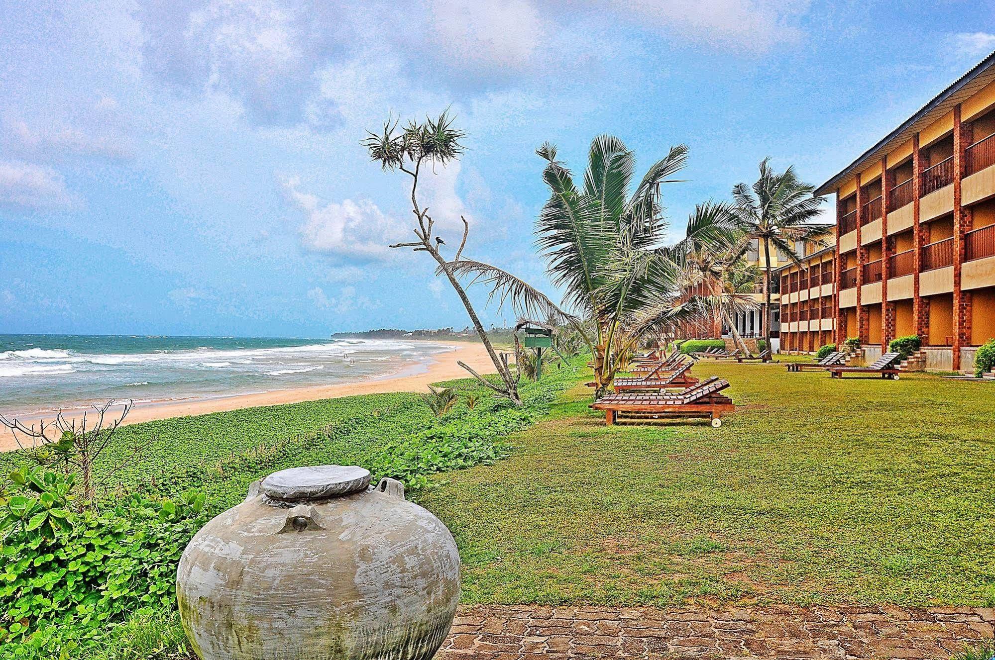 The Long Beach Resort & Spa Koggala Eksteriør billede